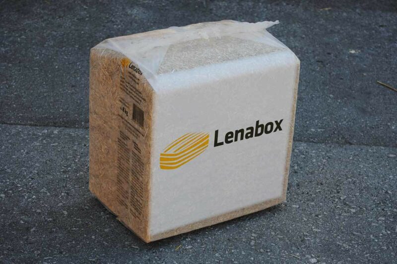 Lenabox Strohballen in Packungen von 8 kg