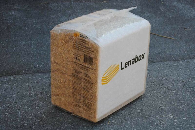 Lenabox Strohballen in Packungen von 8 kg